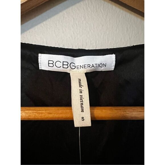 BCBGeneration Women’s Small Metallic Iridescent Surplice Sheath Mini Dress NWT - Picture 9 of 13